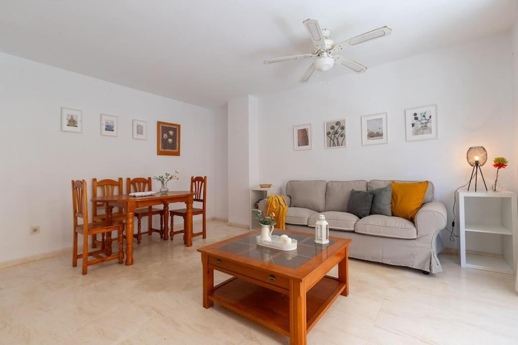 Apartamento Fuengirola Beach Apartment Екстериор снимка